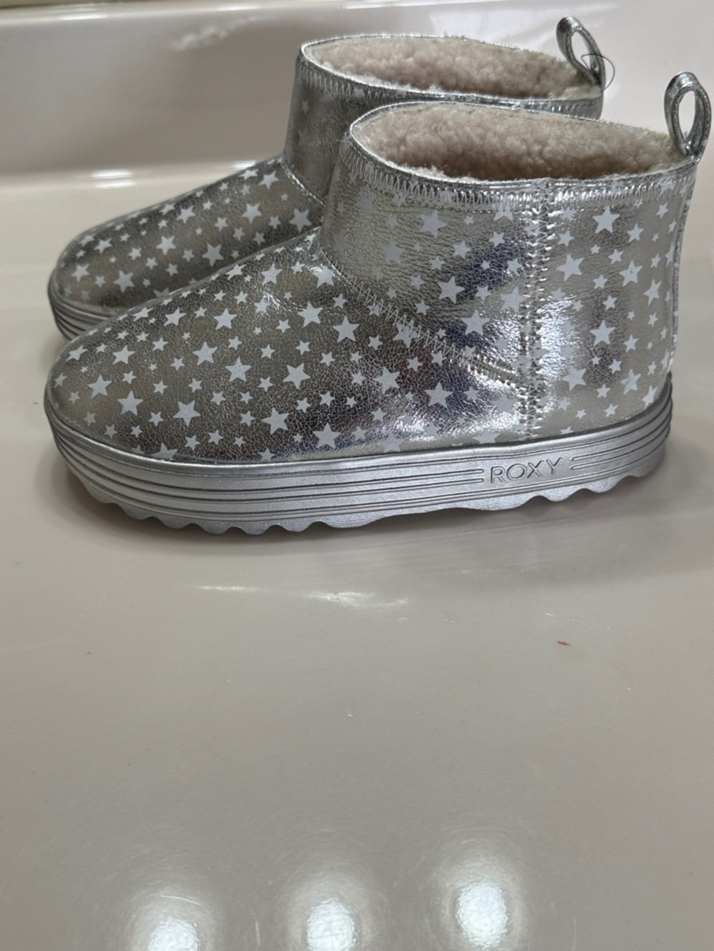 NWT Roxy Size 1 Kids Metallic Silver Star Cozy Ankle Boots - Picture 4 of 5